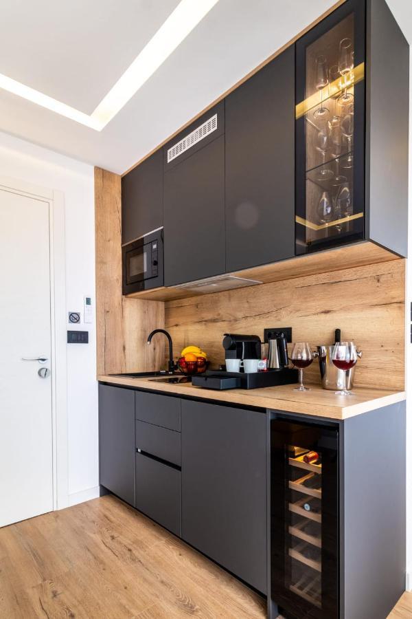 Sky - Free Parking Apartment